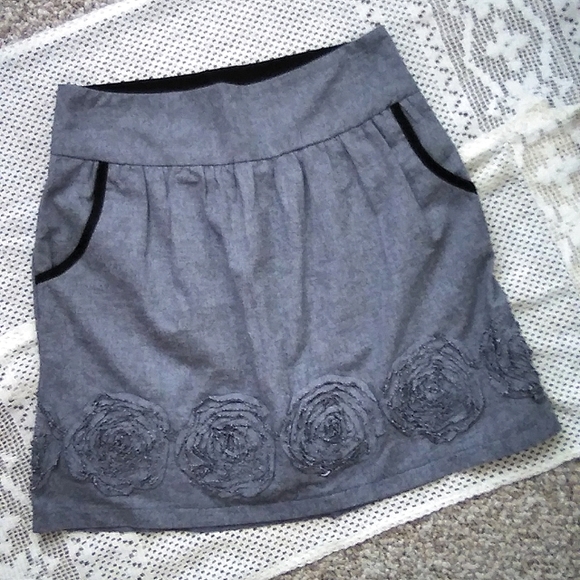 Stooshy WOMEN'S SHORT SKIRT. VERY CUTE. ( Sz S) - Picture 2 of 7